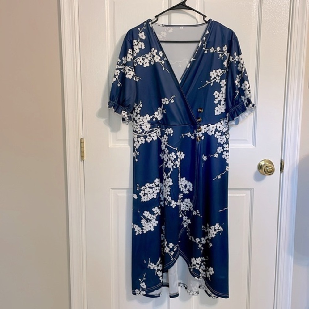 Amazon Summer Blue Floral V Neck Wrap Dress for Women, Size XXL